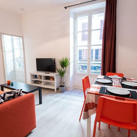 Appartement Coeur De Ville - Wifi - Lave-Seche Linge Pau Eksteriør billede